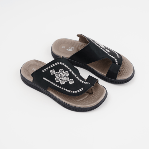 حذاء شبابي مطرز DL21-12