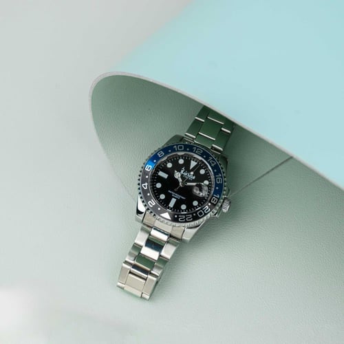 ساعة فدشي رجالي بإطار أزرق واسود