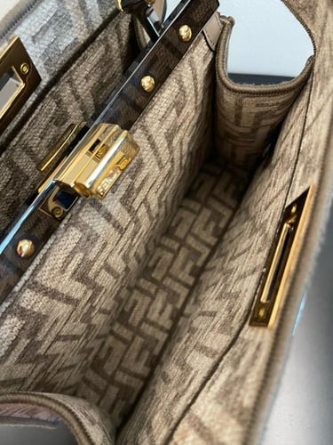 فندي peekaboo مقاس 27.5cm