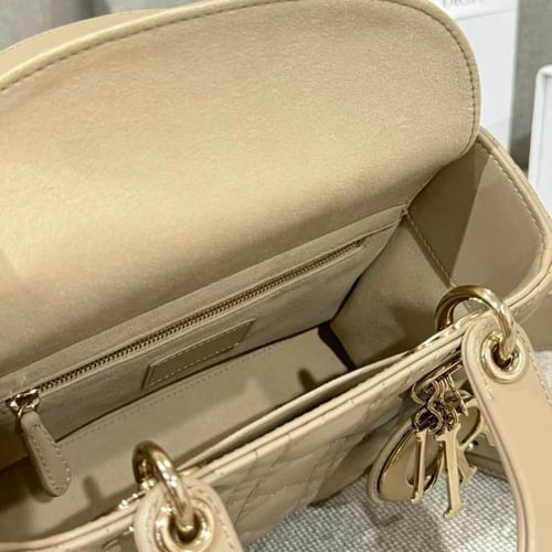 ليدي ديور سمول سايز 20cm