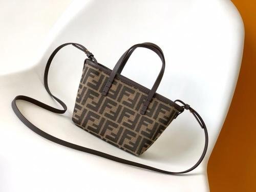 فندي mini Roll مقاس 15.5cm
