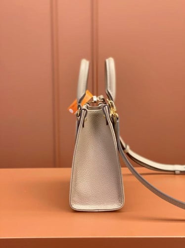 لوي فيتون ONTHEGO BB مقاس18cm