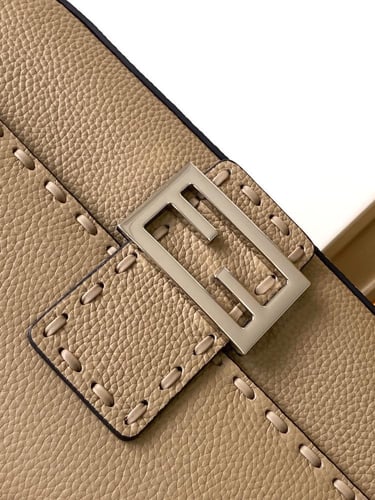 فندي Baguette مقاس 27cm