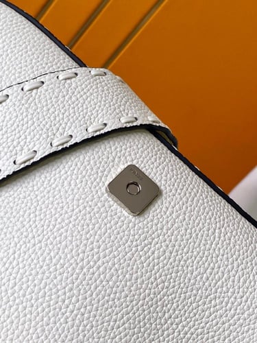 فندي Baguette مقاس 27cm