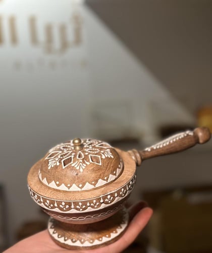 مبخرة طراز هندي مع مسكة