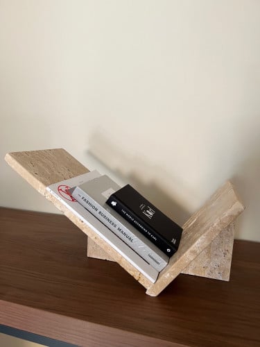 حامل كتب ترافنتينو آخر قطعه فقط لاهل الطائف