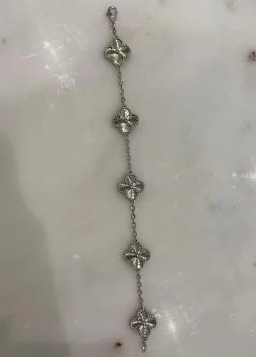 سوارة فان كليف