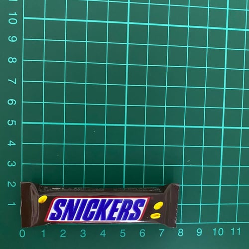 مغناطيس شوكولاتة سنيكرز