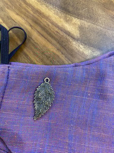 اضافة اكسسوار معدني للكمامة