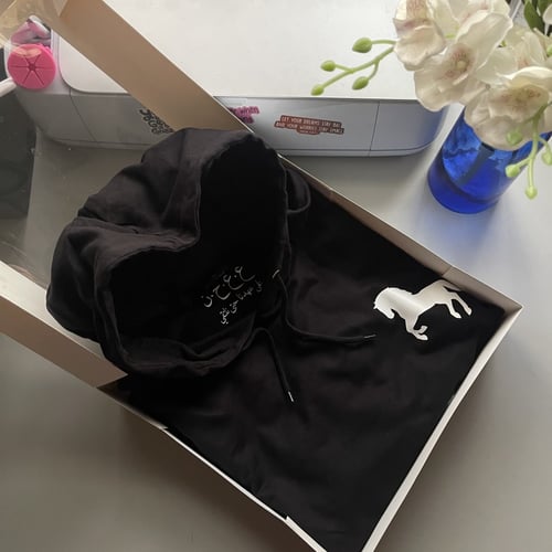 بلوفر بهودي مع عباره مخفيه