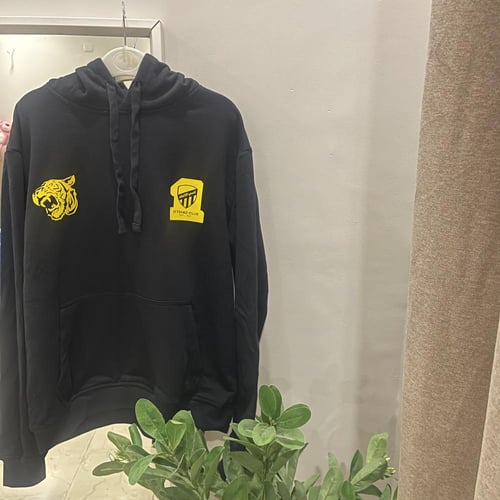 بلوفر بلون أسود - التصميم حسب الطلب