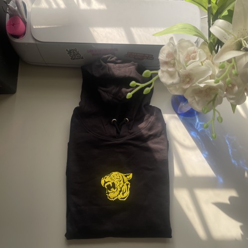 بلوفر بهودي - بشعار النادي