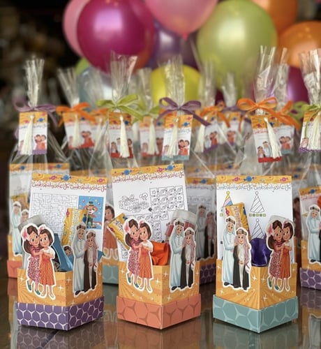 عيديات للأطفال شوكلاتة وأنشطة وألوان و بالونه