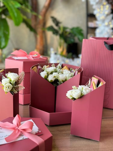 العيديات السداسيه بالورد والشوكلاتة