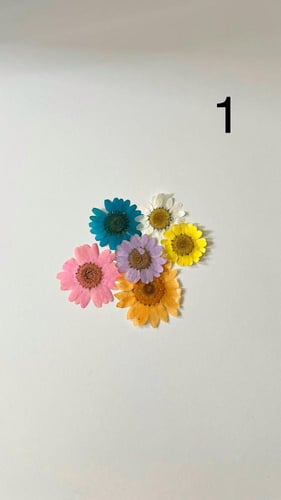 ميداليه بالورد