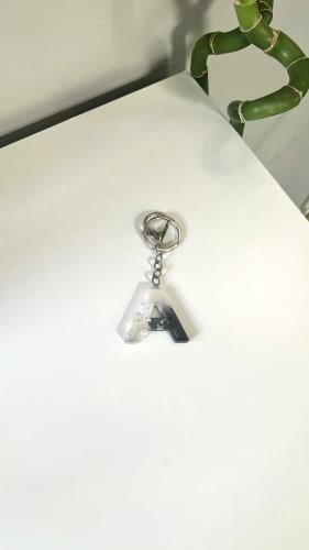 ميداليه احرف