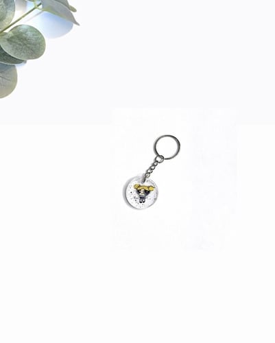 ميداليه فتيات القوه