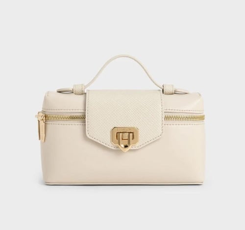 شنطة تشارلز اند كيث