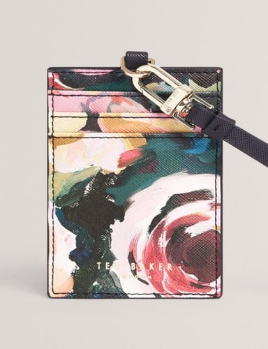 اي دي هولدر - تيد بيكر