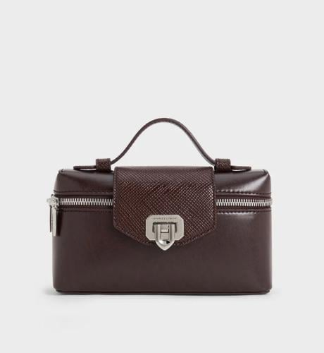 شنطة تشارلز اند كيث