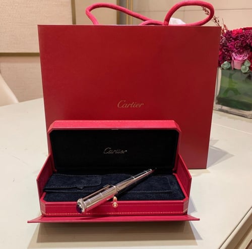 قلم كارتييه من مجموعة "سانتوس دومو"
