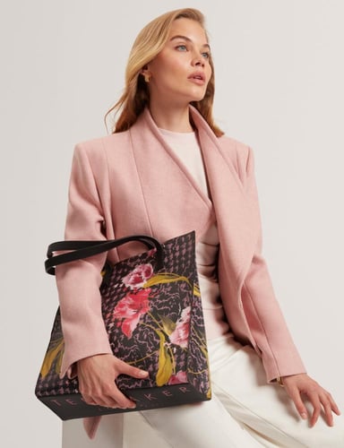 جديد - شنطة تيد بيكر بطبعة أزهار أسود