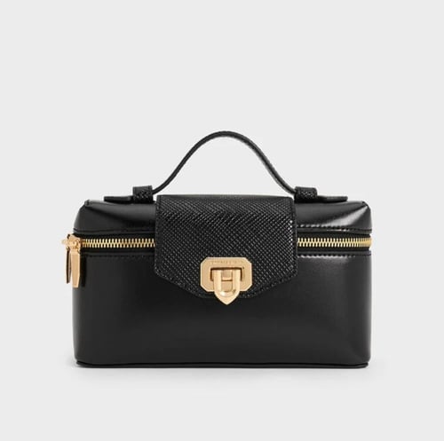 شنطة تشارلز اند كيث