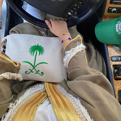 باوتش (بدون مسكة تطريز جهتين)