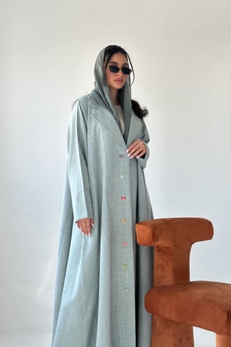 عباية باللون الأخضر الفاتح
