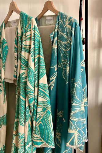 عباية صيفية متوفرة بلونين