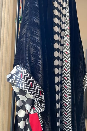 بشت مخمل مكسر بالأسود والأبيض مقاس 56