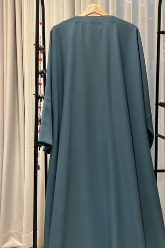 طقم من ثلاث قطع مقاس 54