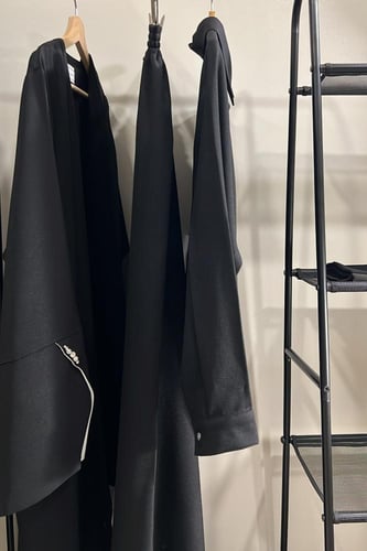 طقم من أربع قطع