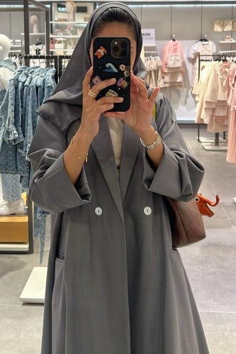 عباية بليزر بقصة نصف كلوش