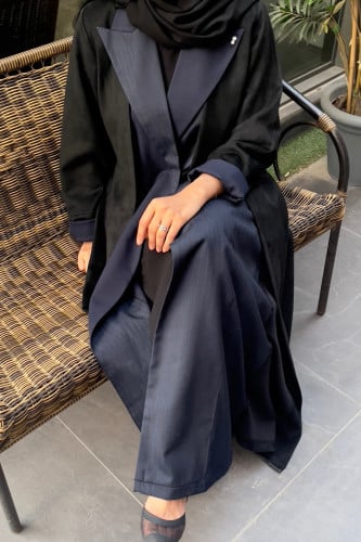 عباية كريب باللون الأسود والكحلي
