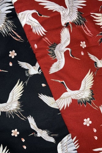 عباية باللون الأسود