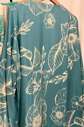 عباية صيفية متوفرة بلونين