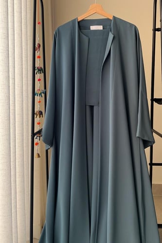 طقم من ثلاث قطع مقاس 54