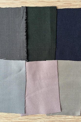 عباية بليزر بقصة نصف كلوش متوفرة بعدة ألوان