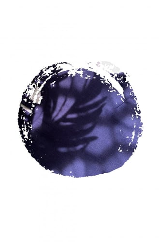 طقم باللون الكحلي