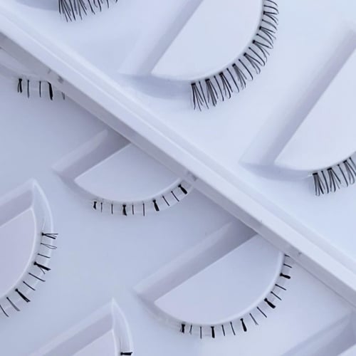 رموش سفليه رقم 1 خفيفه 5 ازواج في البوكس