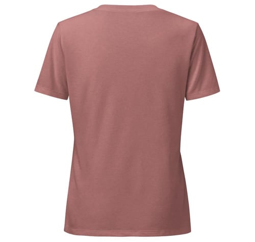 تي شيرت نسائي مريح بفتحة رقبة على شكل حرف V