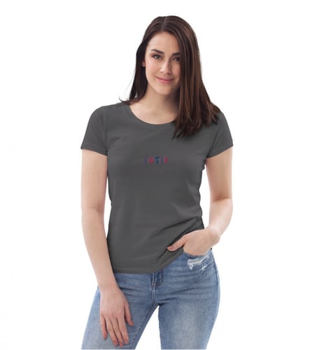 تي شيرت نسائي