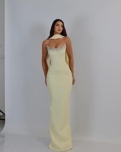 فستان سهرة أنيق بلون أصفر فاتح