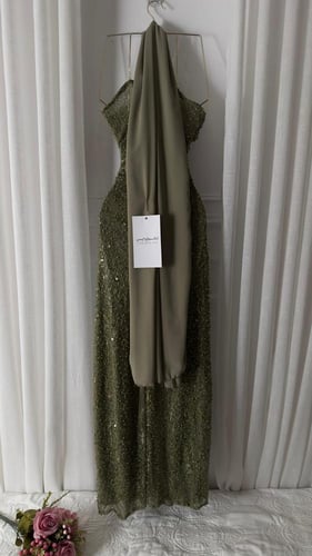 فستان سهره باللون زيتي