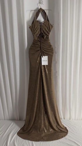 فستان ناعم باللون البني