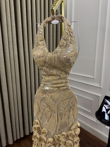 فستان سهره باللون البرغندي مورد بالاسفل