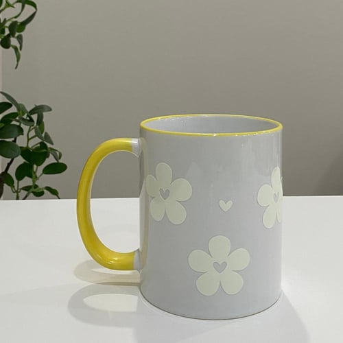 كوب مور اصفر بتصميم ورود