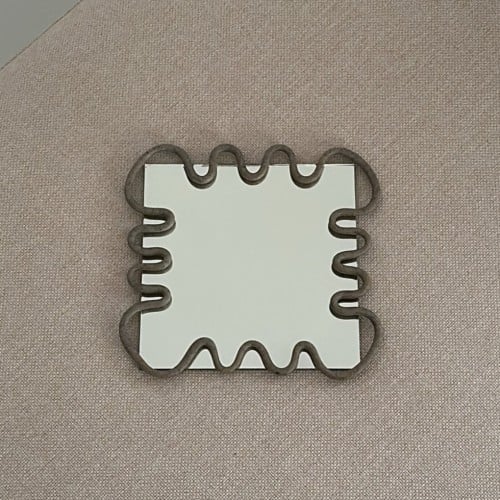 مرايه باللون الرخامي صغير