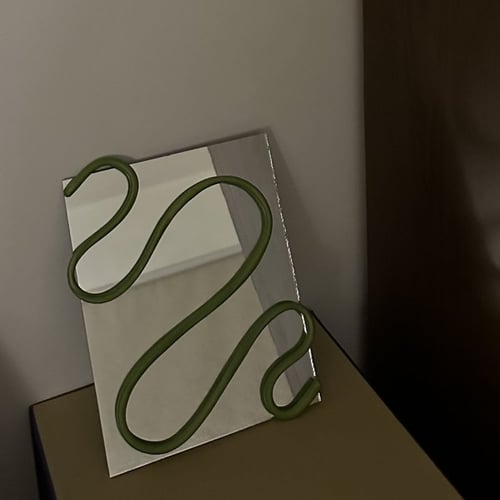 مرايه باللون التفاحي كبير